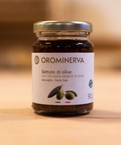 Olivni battuto z ekstra deviškim oljčnim oljem (namaz iz sesekljanih oliv)